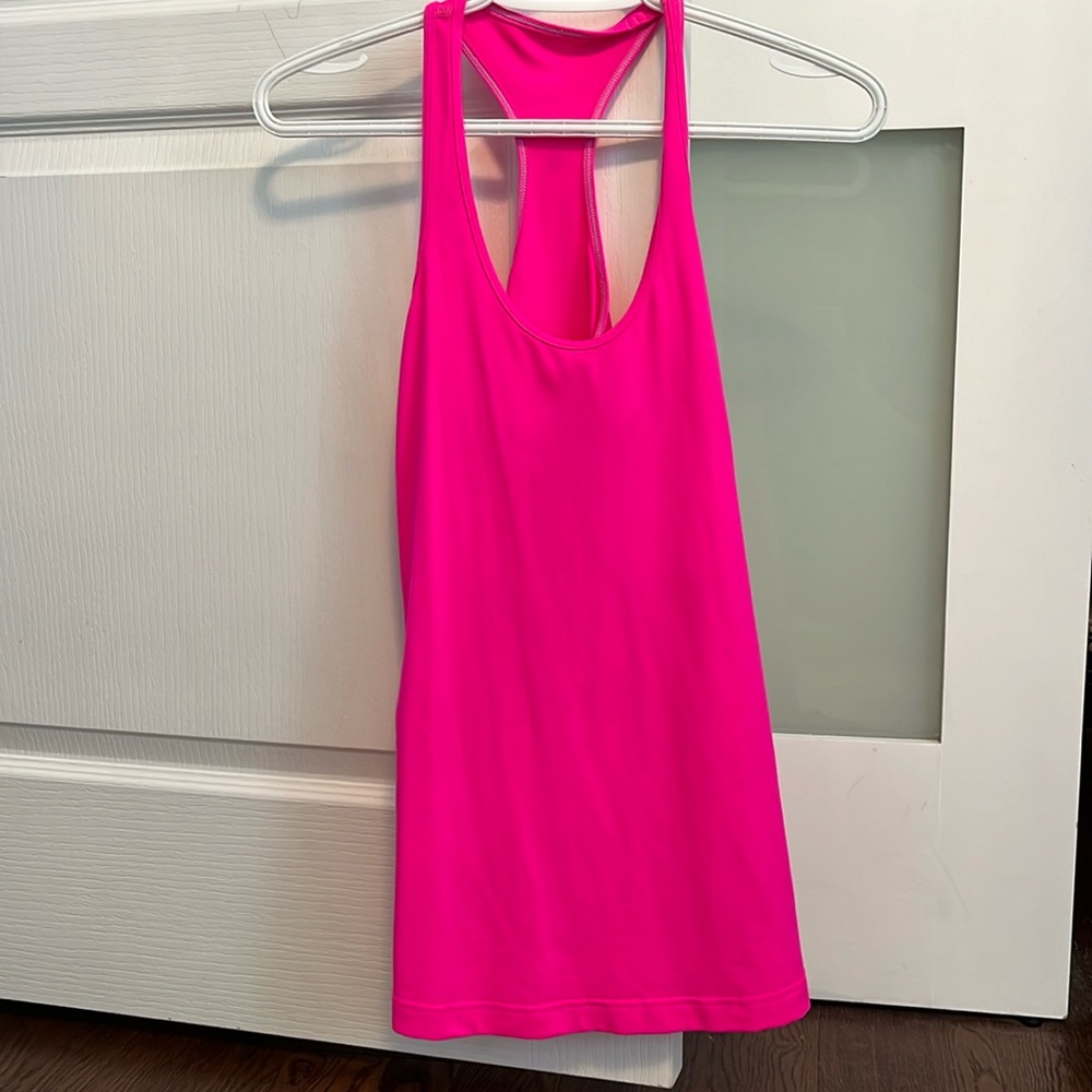 Women’s lululemon tank. Bright pink. Size 6.